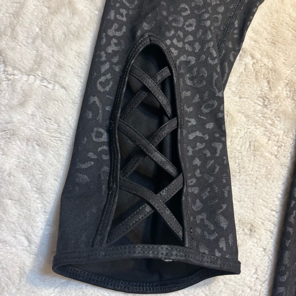 Half Moon Capri Leggings Small Black Shiny Leopard Print Strappy Cutout Design - Picture 9 of 14